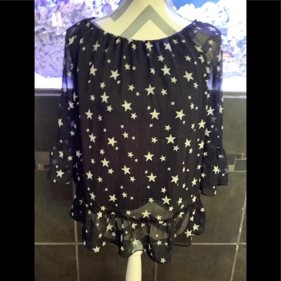 Massini Tops - Beautiful Massini Star Top! Size Medium ⭐️⭐️⭐️